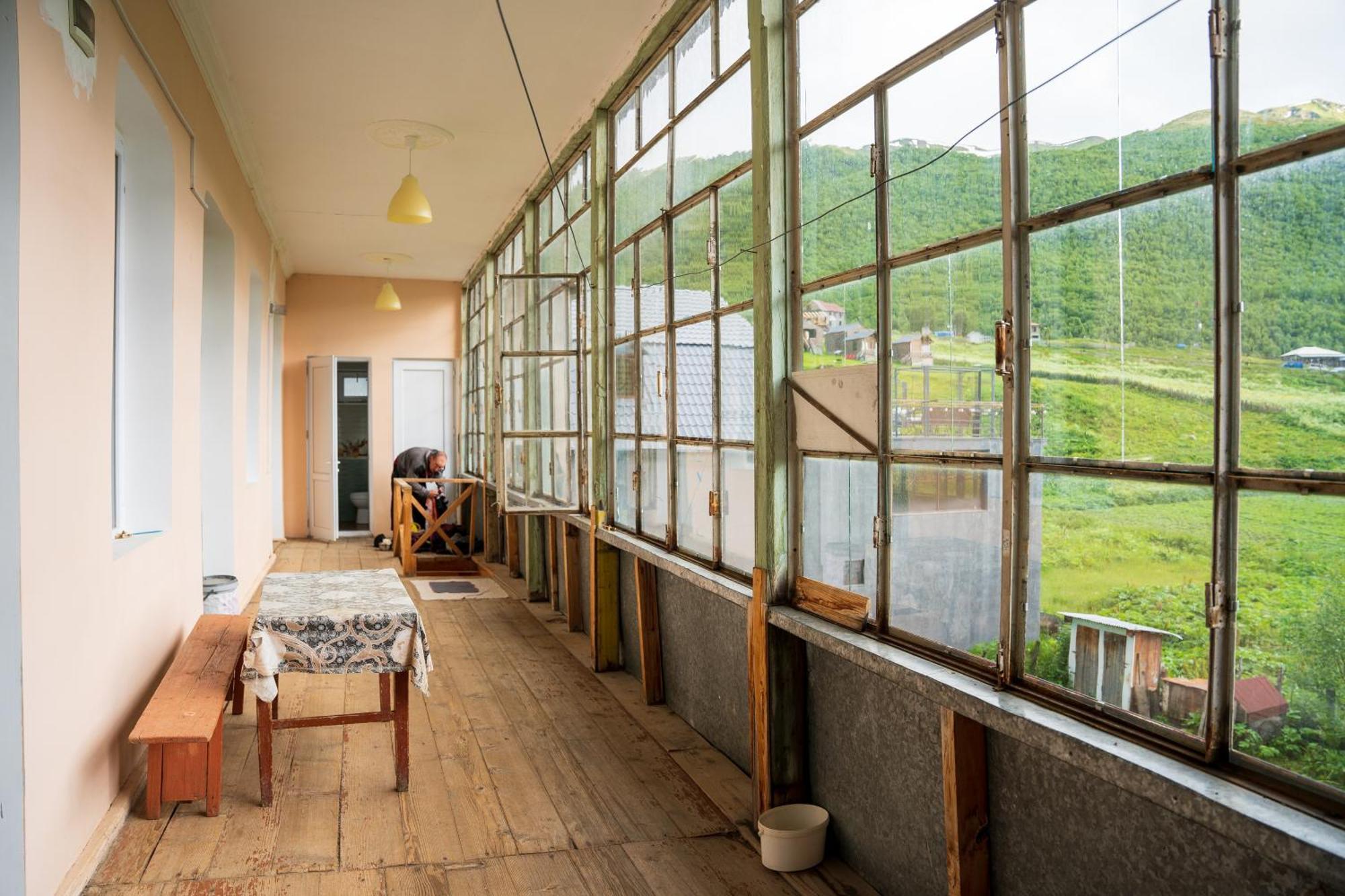 Guesthouse Svani Ushguli ภายนอก รูปภาพ