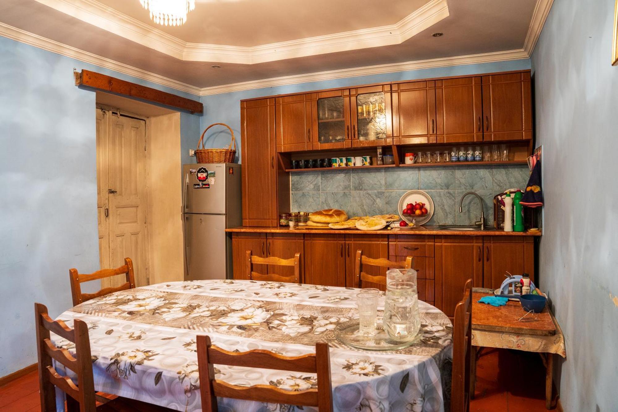 Guesthouse Svani Ushguli ภายนอก รูปภาพ