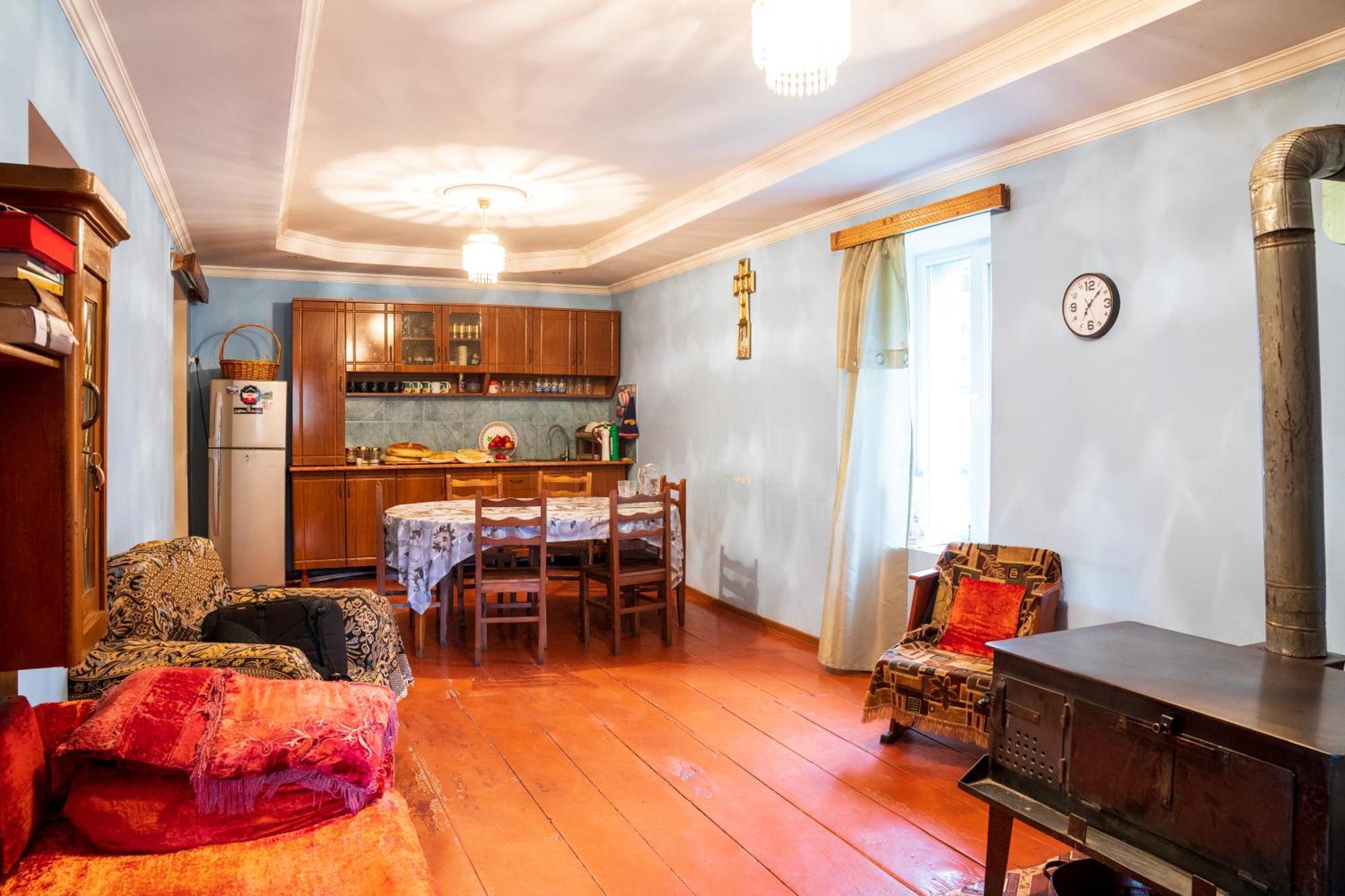 Guesthouse Svani Ushguli ภายนอก รูปภาพ