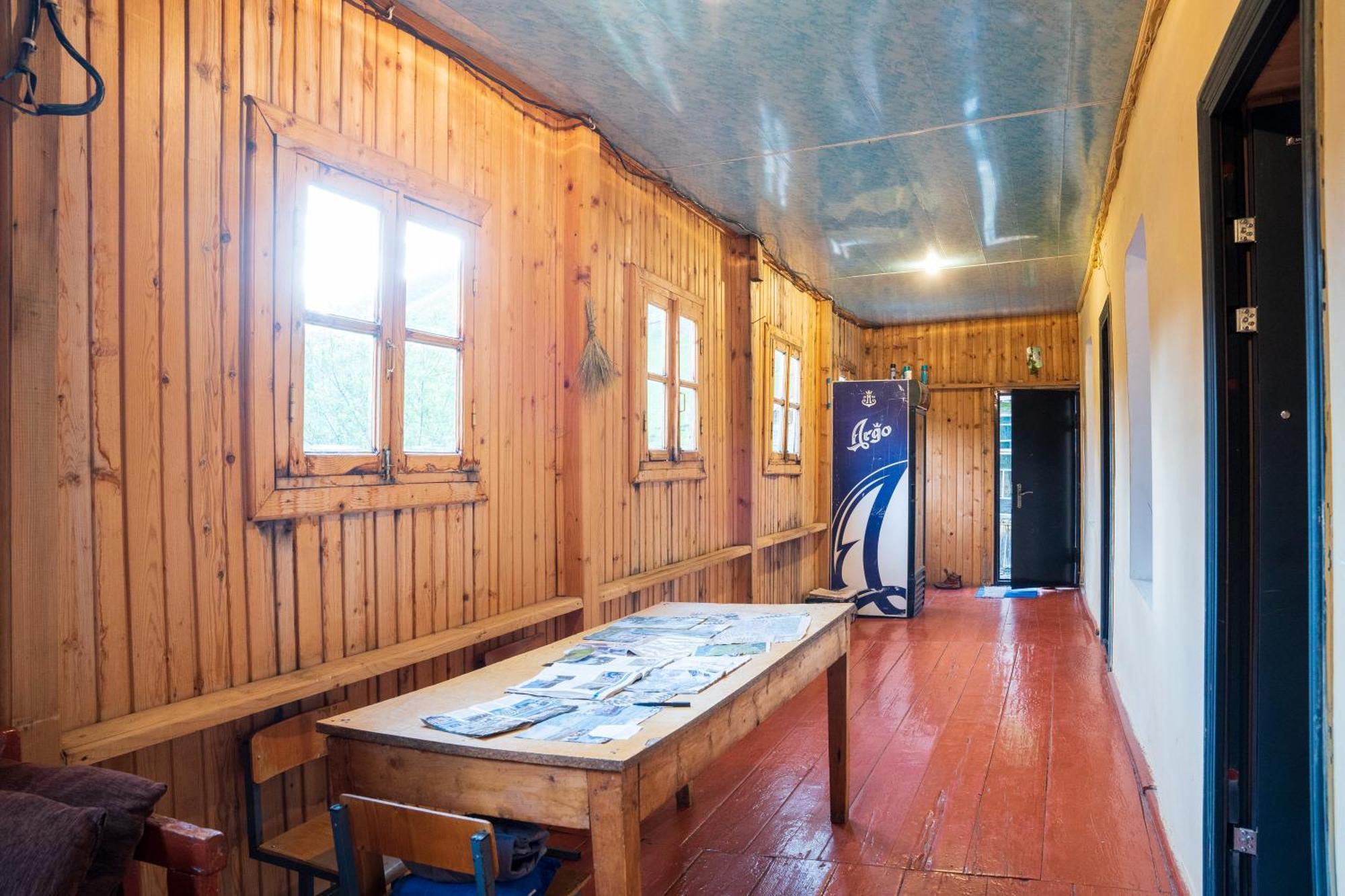 Guesthouse Svani Ushguli ภายนอก รูปภาพ